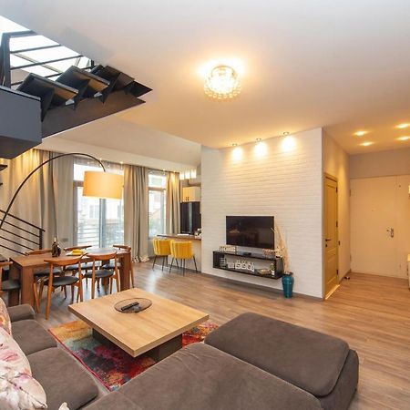Luxury 4 Bedroom Apartment #1 In The City Center Of Tbilisi Exterior photo