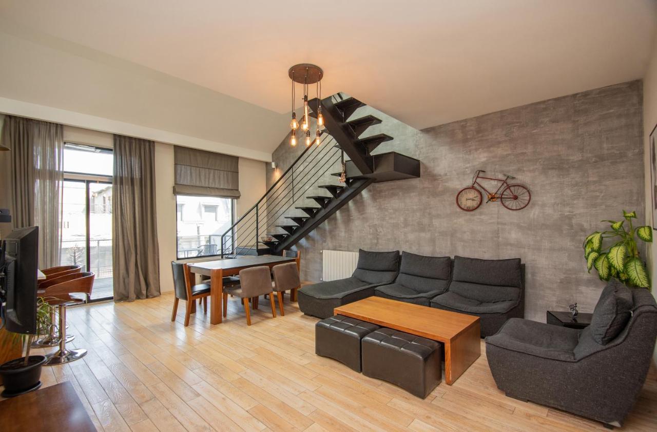 Luxury 4 Bedroom Apartment #1 In The City Center Of Tbilisi Exterior photo