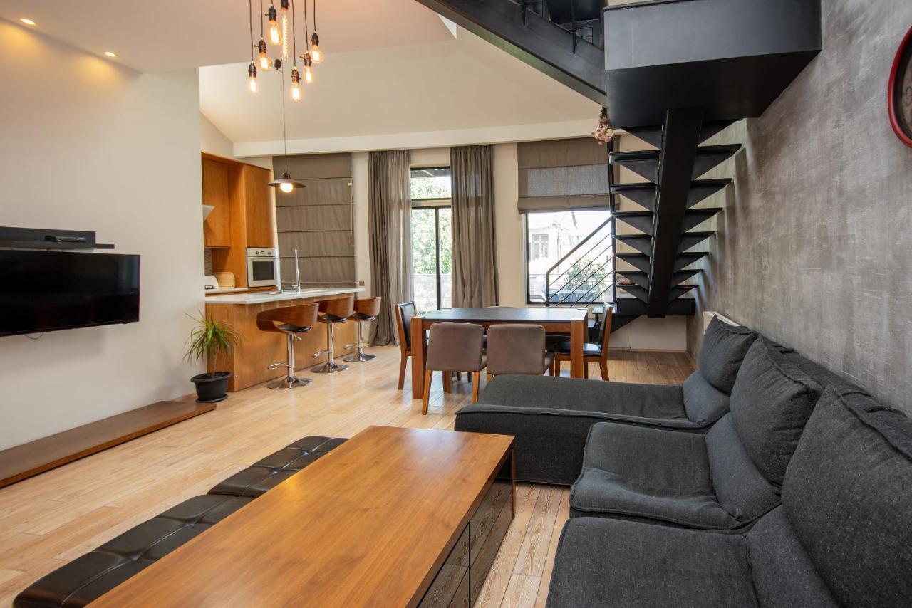 Luxury 4 Bedroom Apartment #1 In The City Center Of Tbilisi Exterior photo