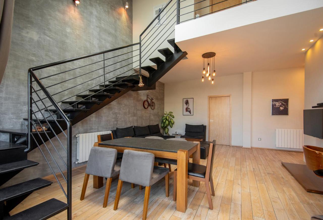 Luxury 4 Bedroom Apartment #1 In The City Center Of Tbilisi Exterior photo