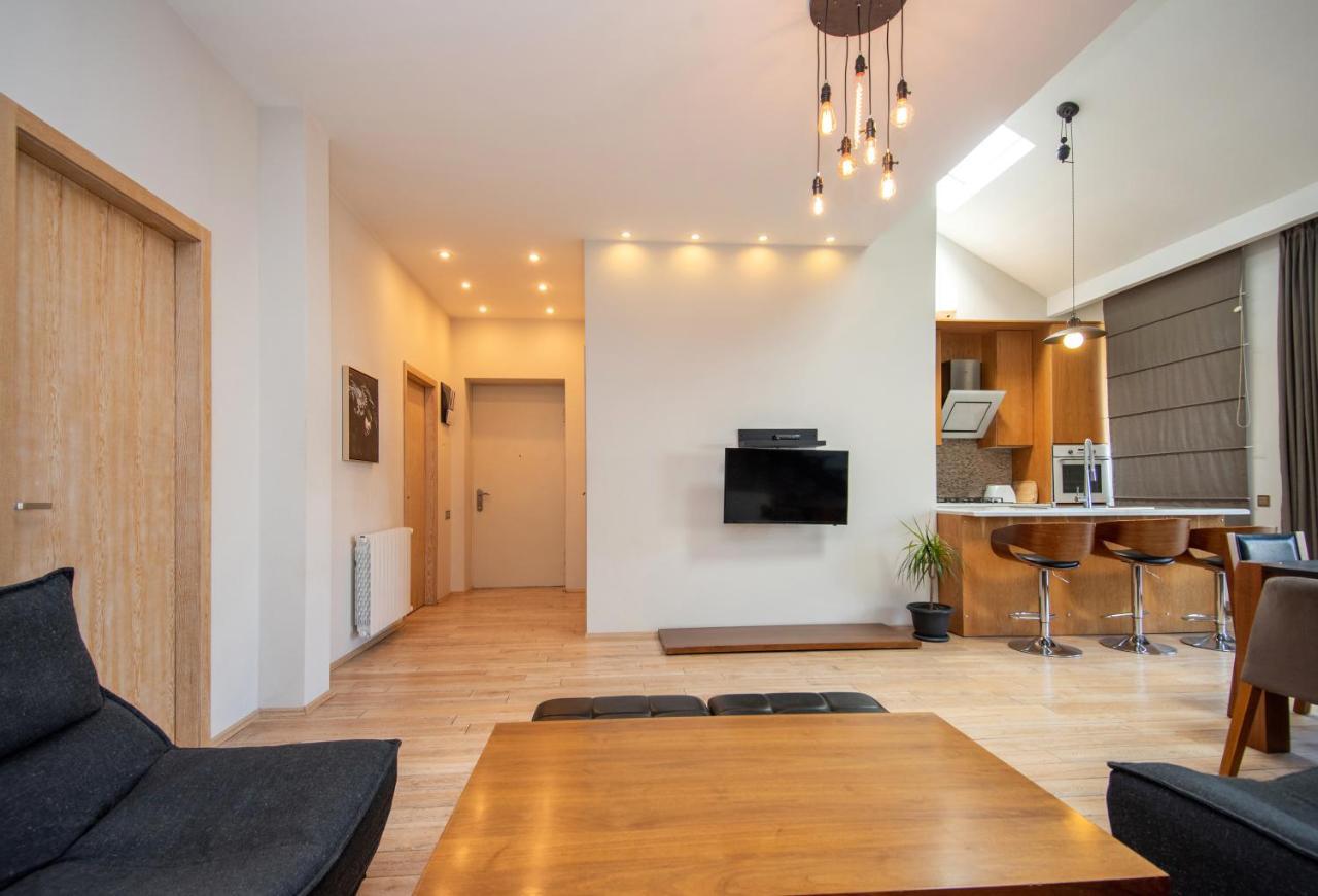 Luxury 4 Bedroom Apartment #1 In The City Center Of Tbilisi Exterior photo