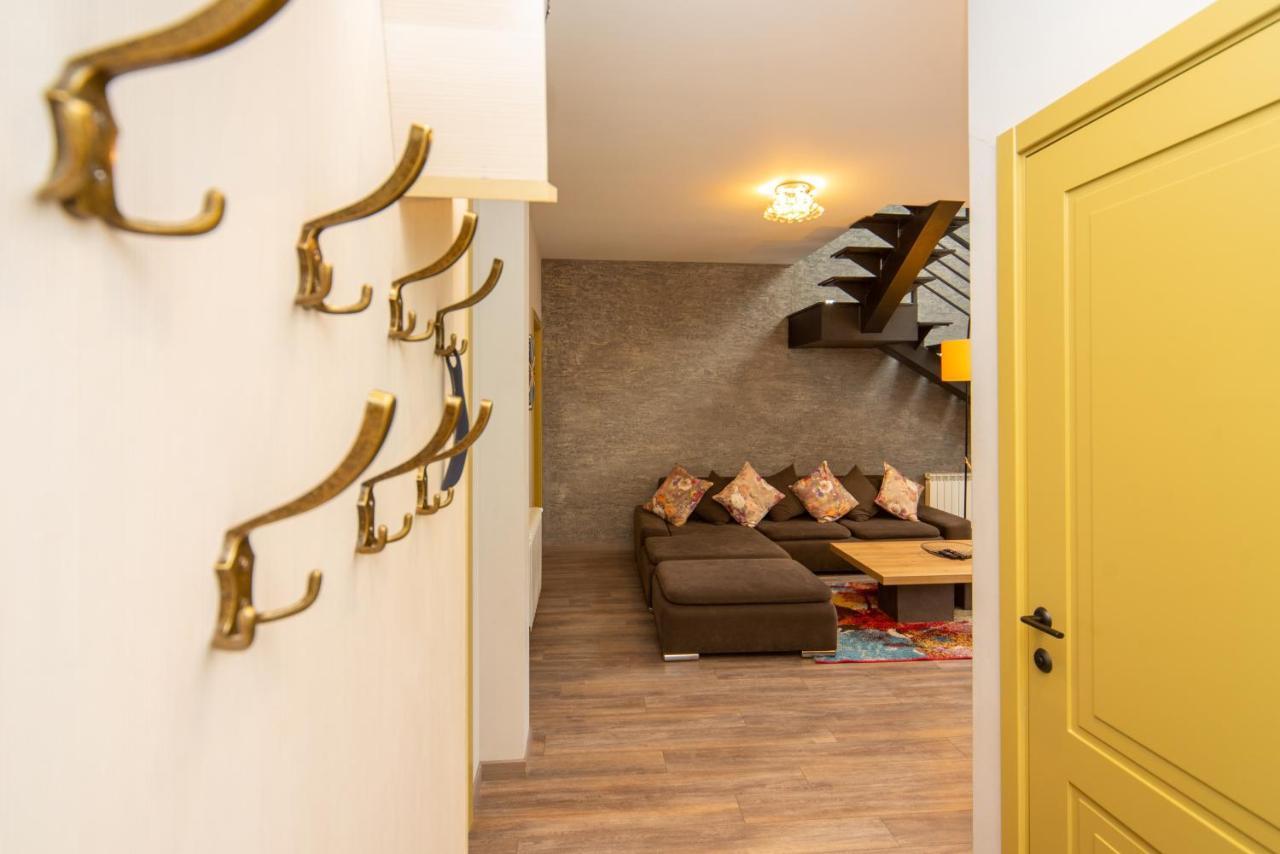Luxury 4 Bedroom Apartment #1 In The City Center Of Tbilisi Exterior photo