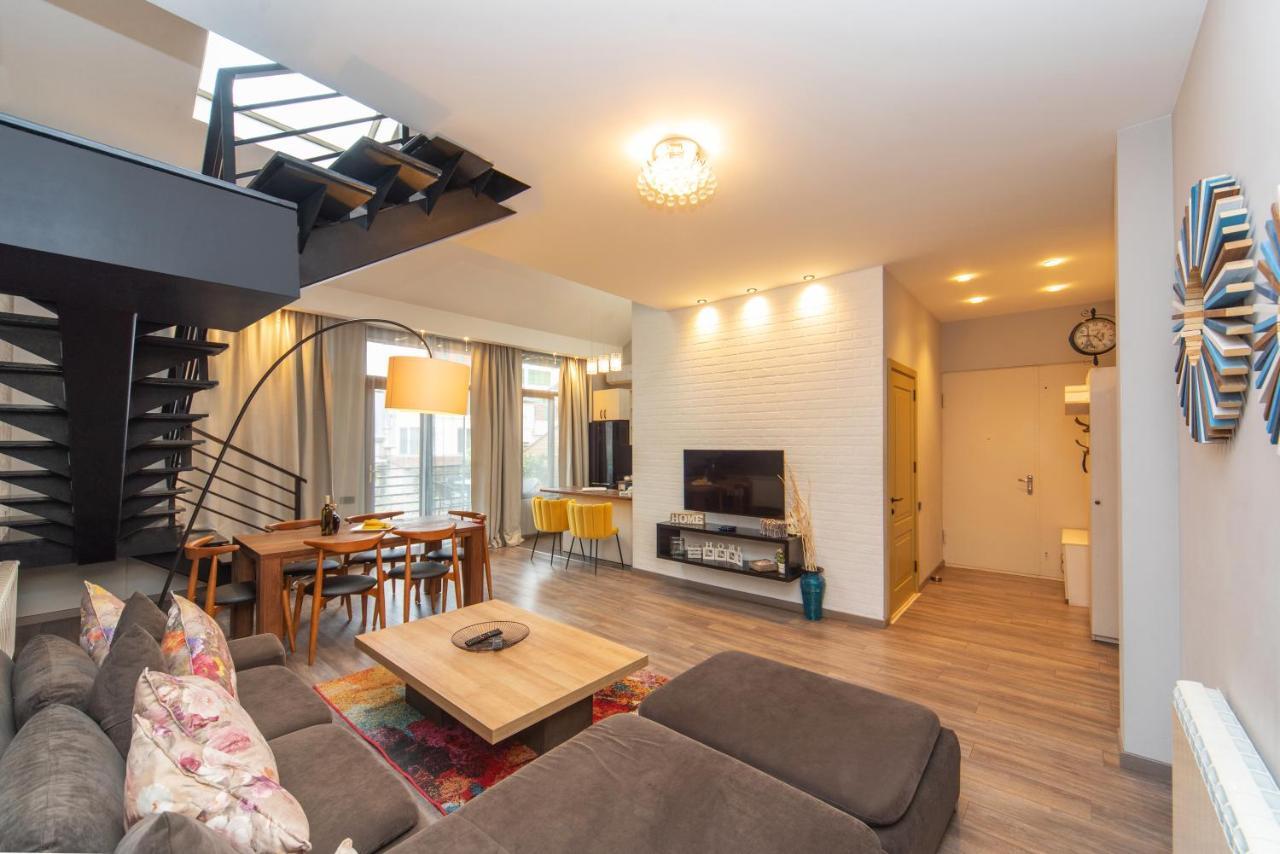 Luxury 4 Bedroom Apartment #1 In The City Center Of Tbilisi Exterior photo