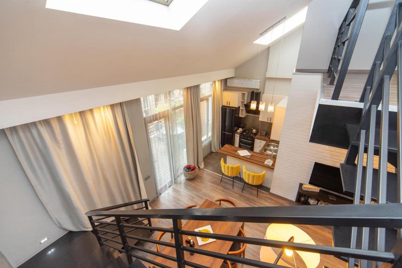 Luxury 4 Bedroom Apartment #1 In The City Center Of Tbilisi Exterior photo